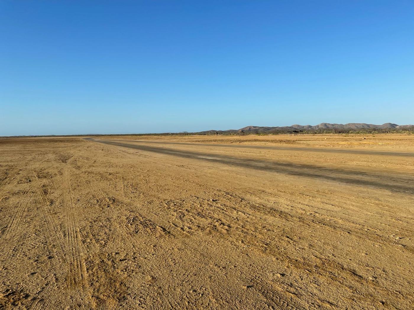 Camino de tierra en el territorio de La Guajira